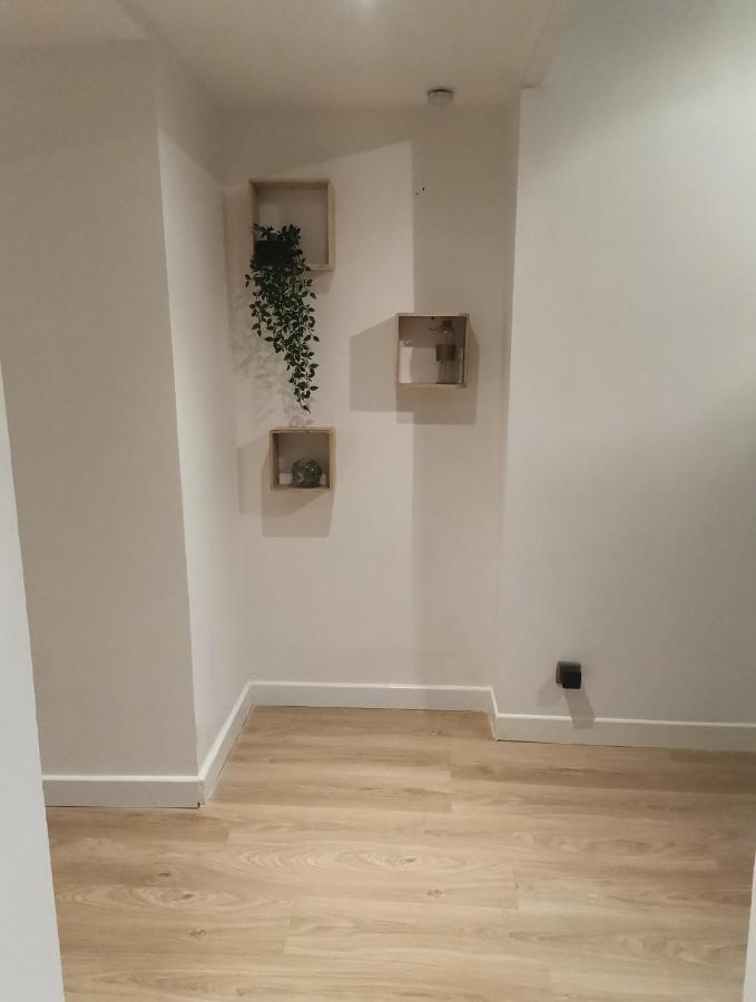 Appart Cosy,Calme A 2 Pas Du Centre De Montbrison Exterior photo